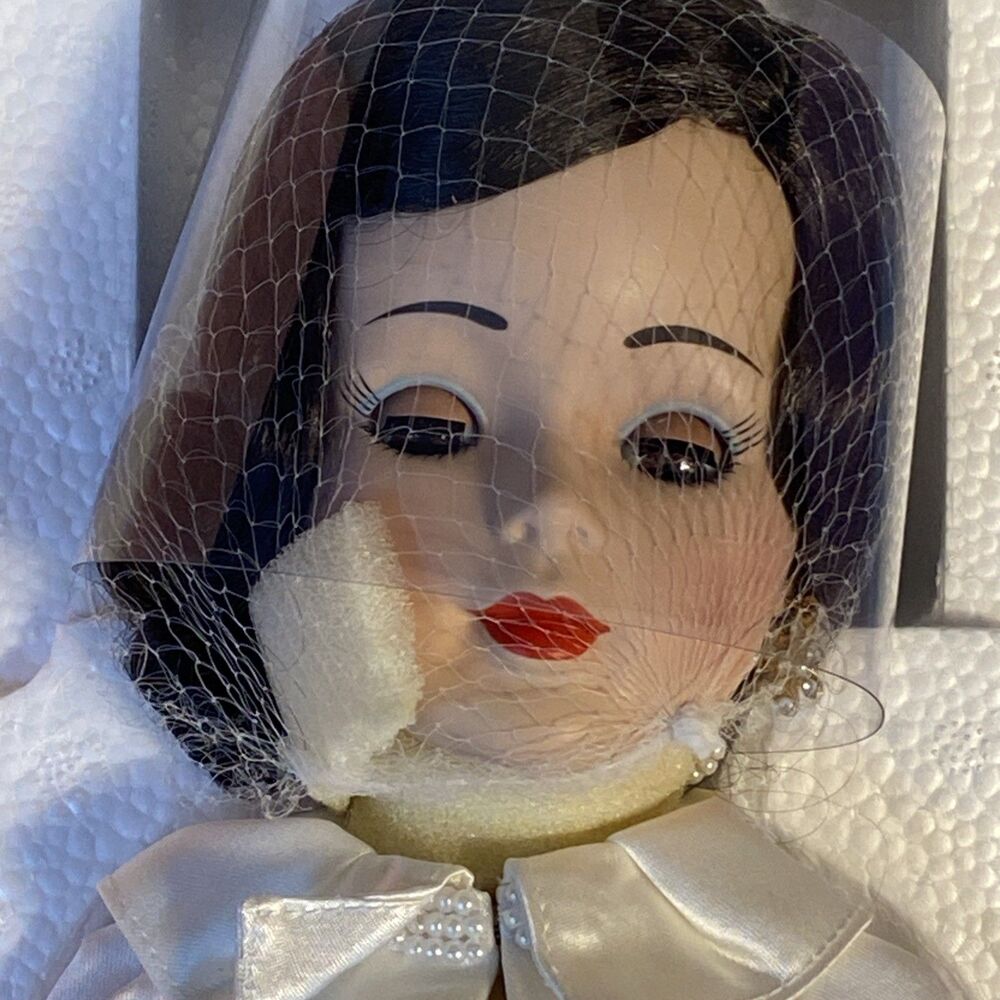 New in Box Madame Alexander Porcelain Jackie Kennedy by the Danbury Mint
